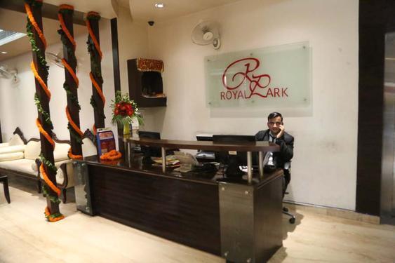 Royal Park Hotels & Resorts Ghaziabad Bagian luar foto